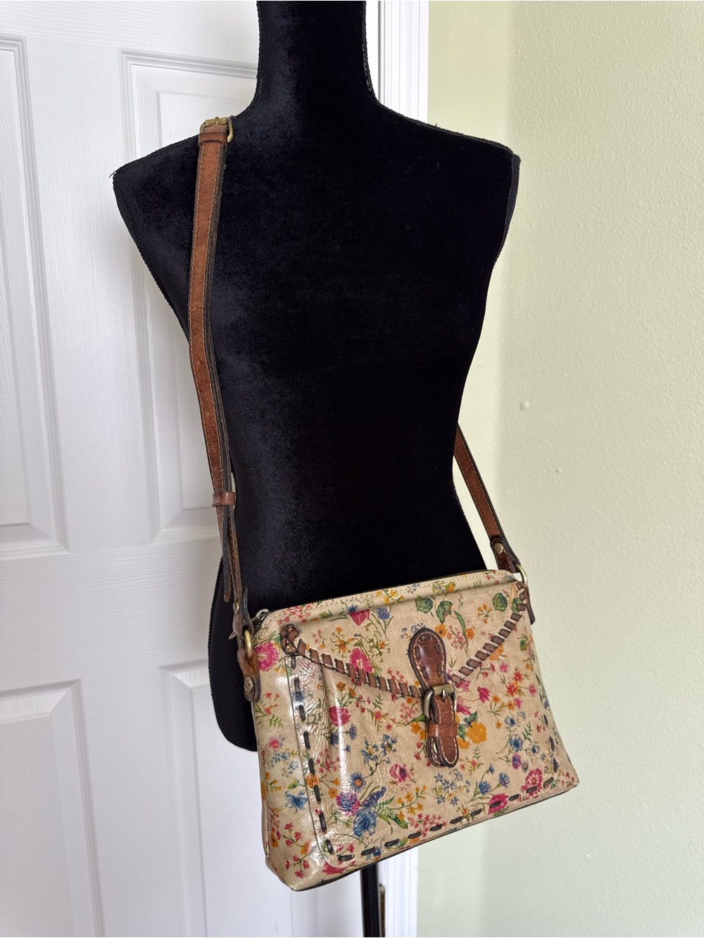 Patricia Nash Avellino Antique Rose Veg Tan Genuine Leather Crossbody Bag